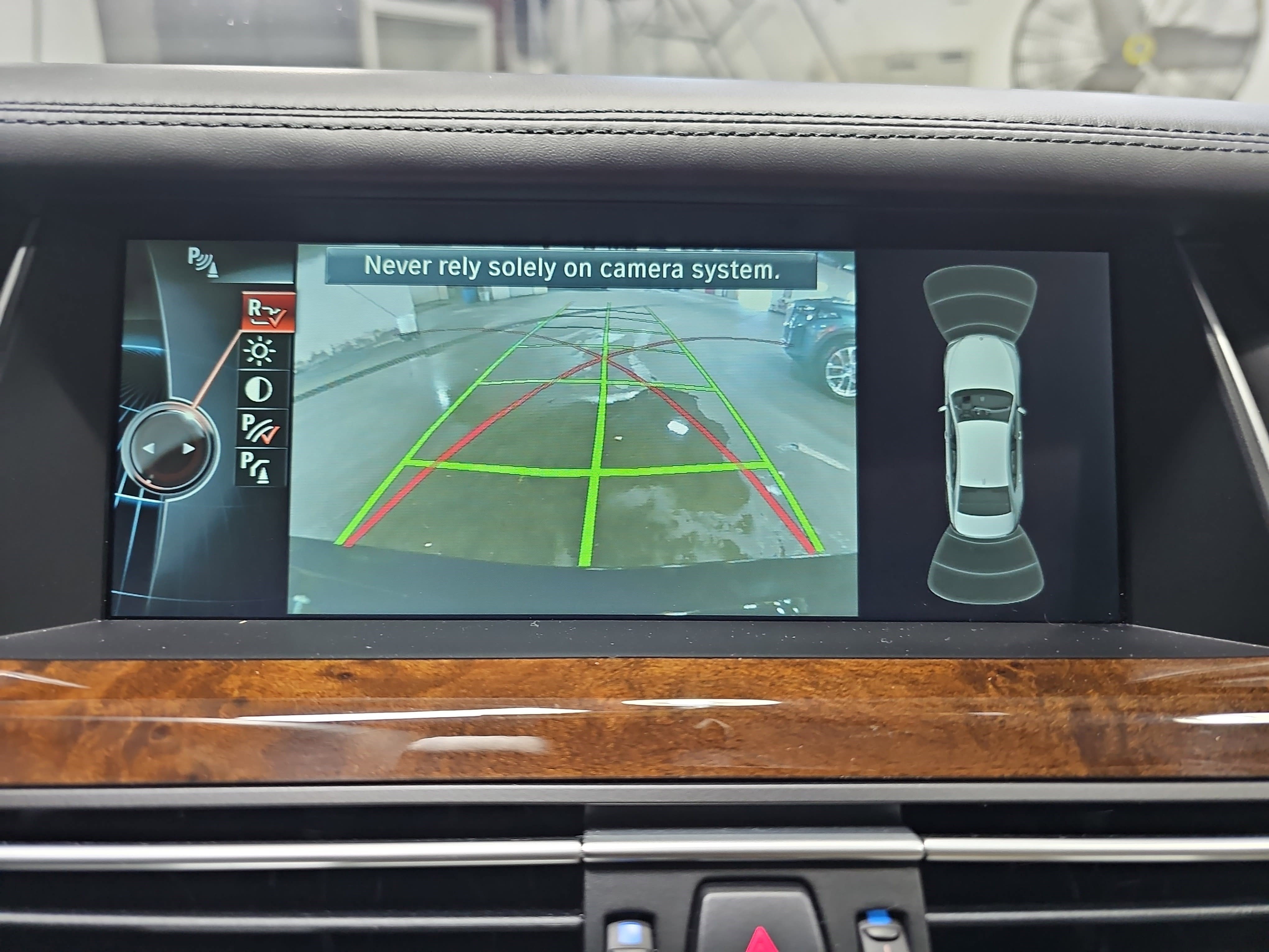 Used 2013 BMW 750Li image 24