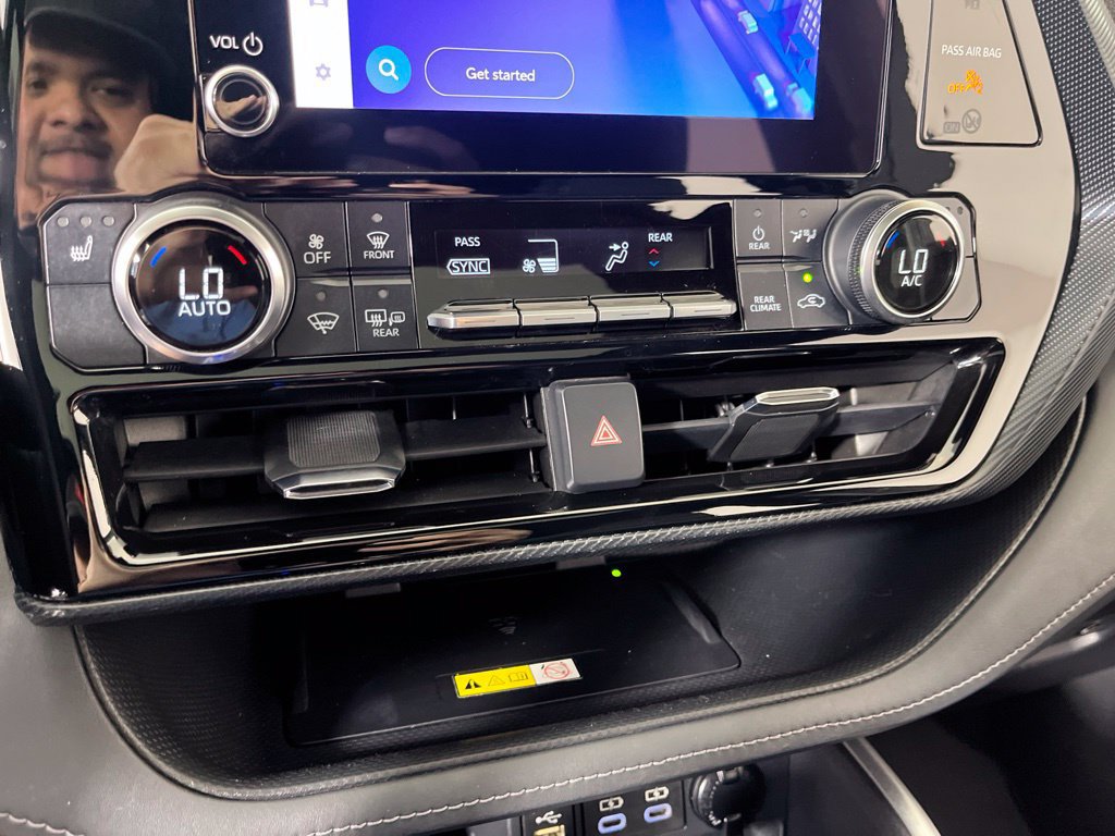 Used 2023 Toyota Highlander XSE FWD image 33