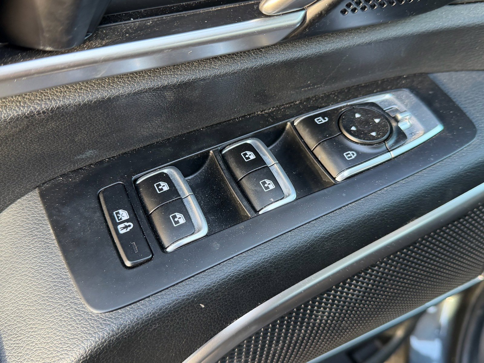 Used 2024 Kia Telluride S image 13