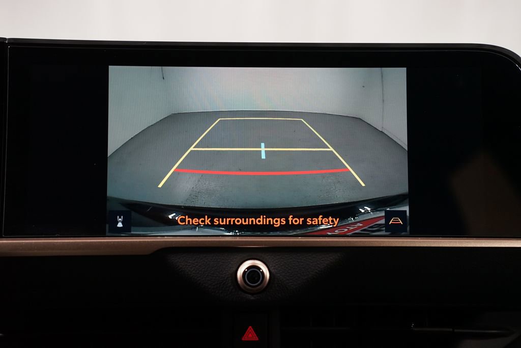 Certified 2025 Toyota Crown Signia image 20