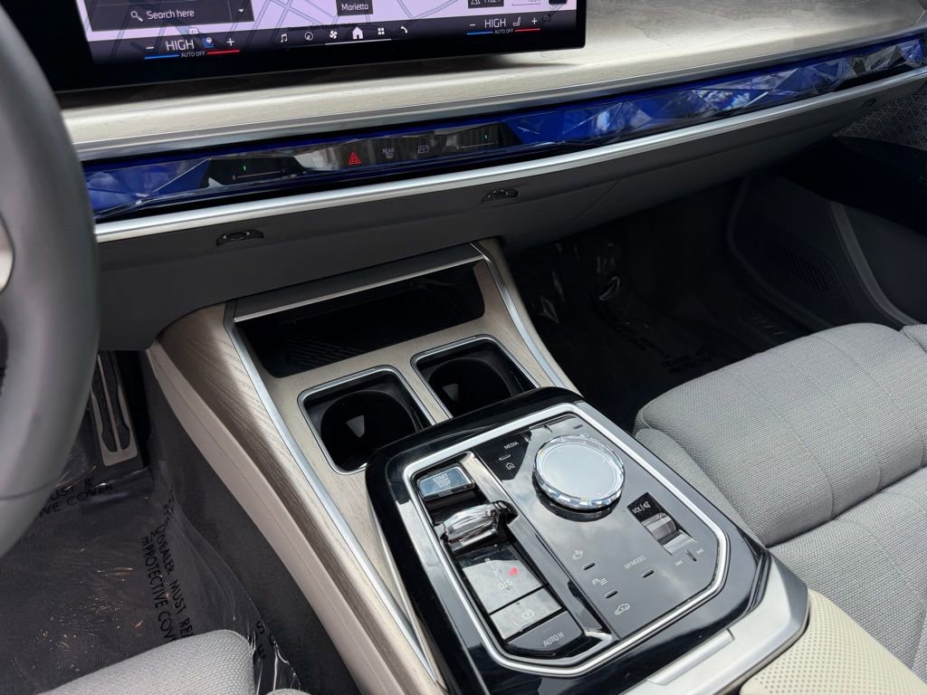 Used 2023 BMW 760i xDrive image 18