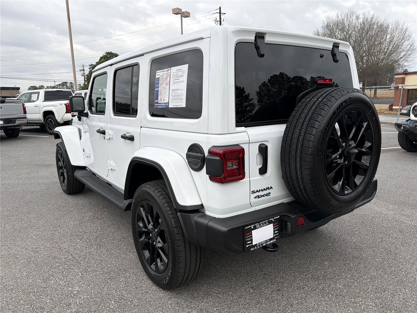 Used 2025 Jeep Wrangler Sahara image 8