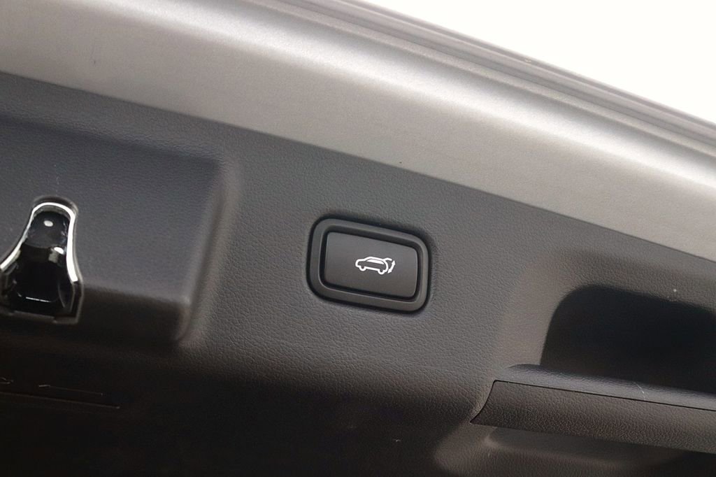Used 2025 Hyundai Palisade SEL FWD image 16