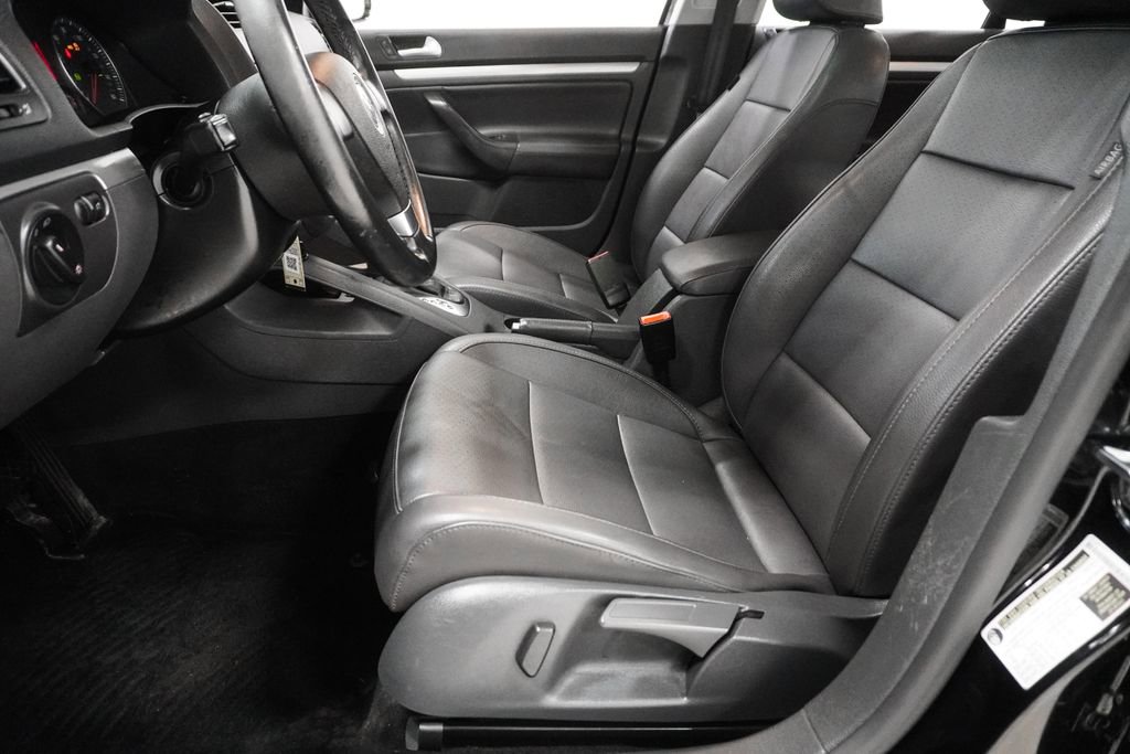Used 2009 Volkswagen Jetta Wolfsburg Edition FWD image 6