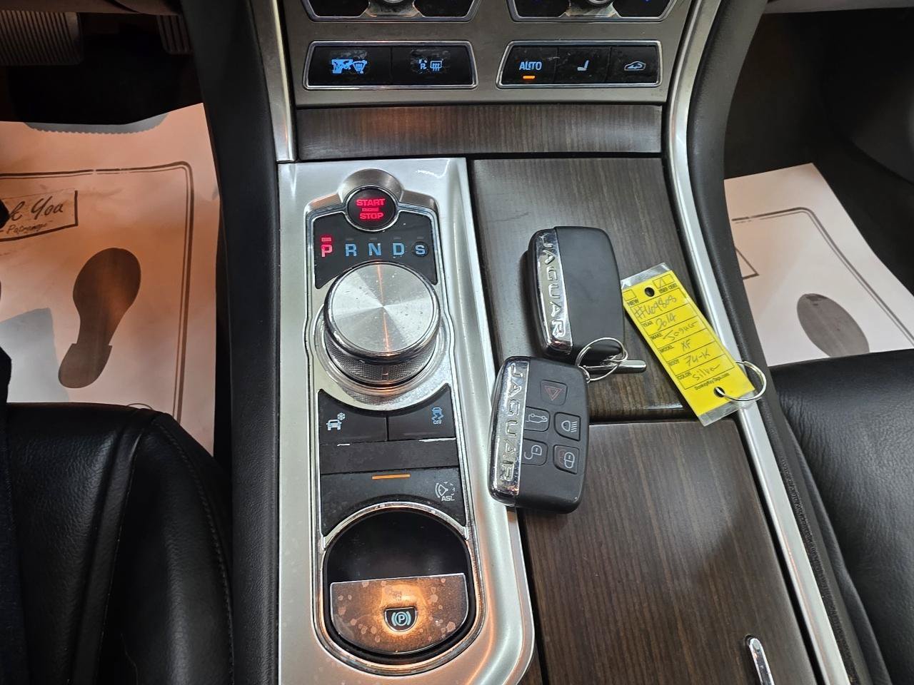 Used 2014 Jaguar XF RWD image 34