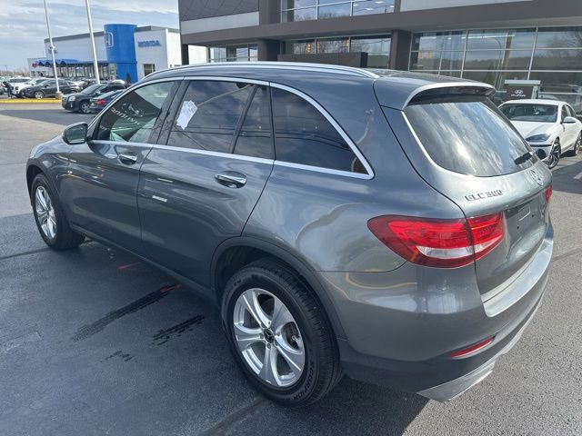 Used 2018 Mercedes-Benz GLC 300 4MATIC w/ Multimedia Package image 4