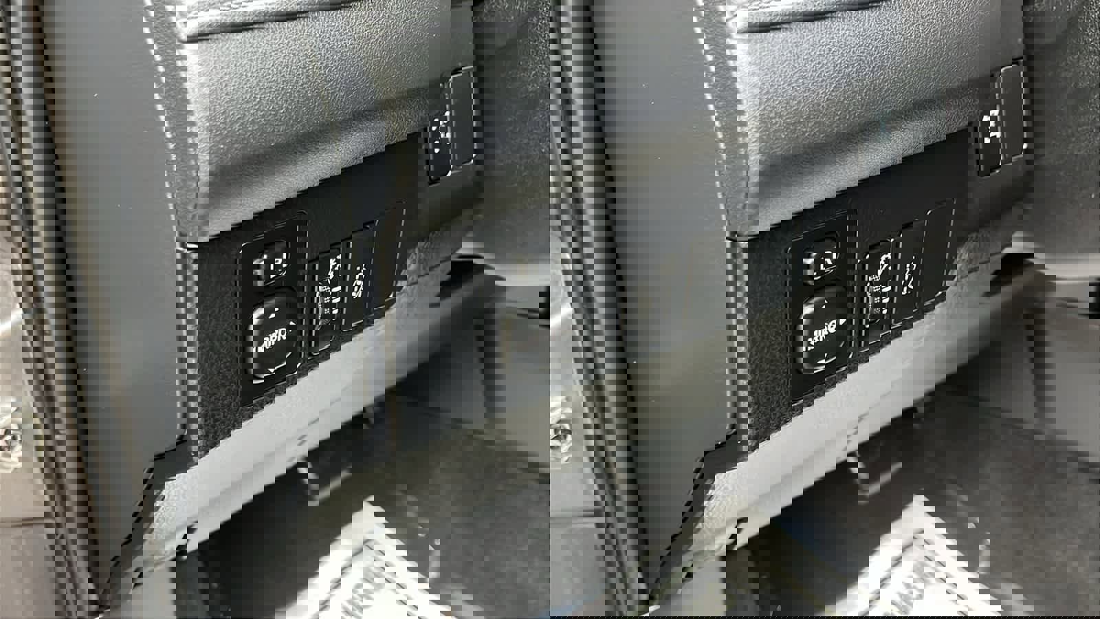 Used 2018 Toyota RAV4 LE image 22