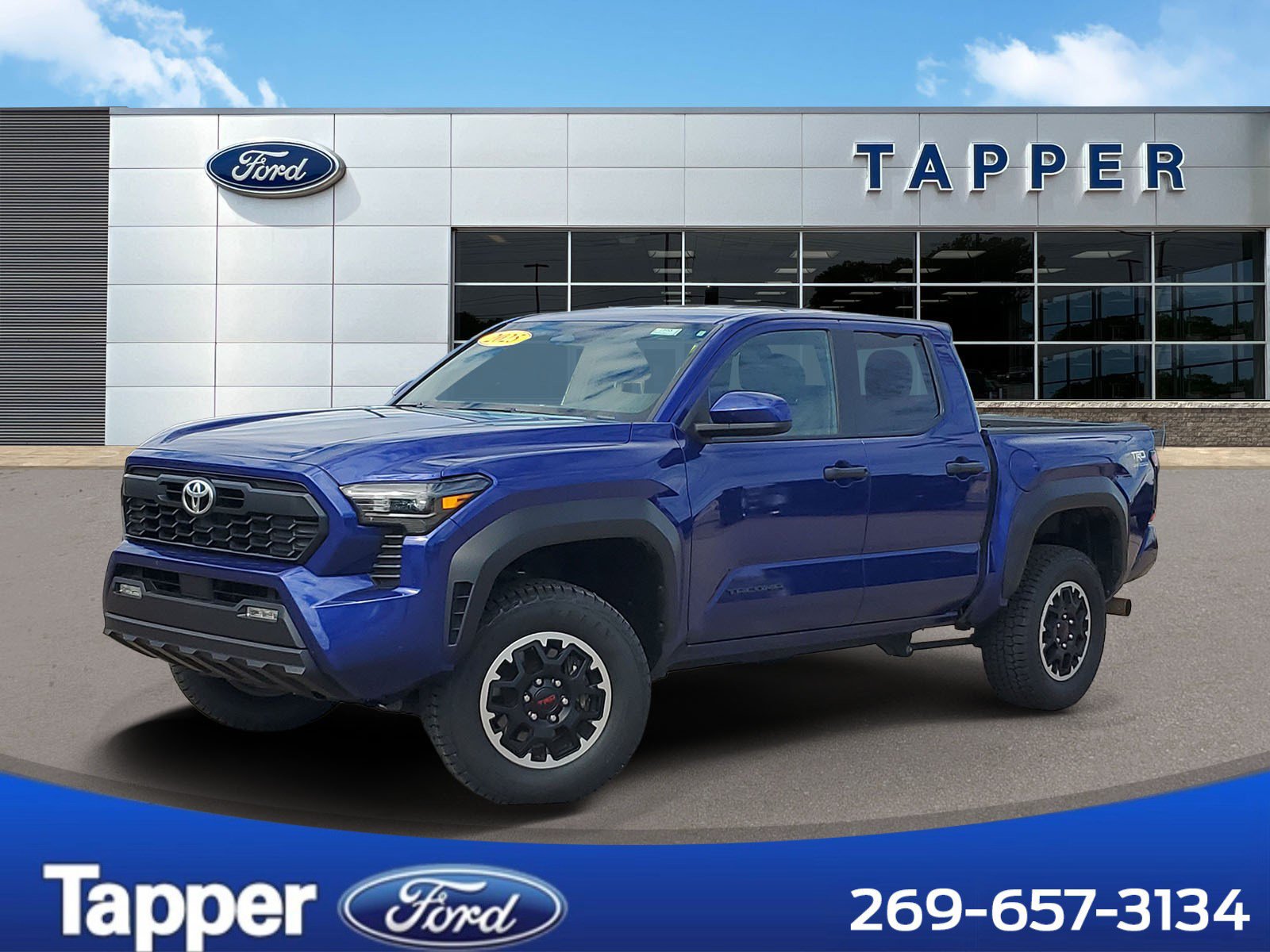 Used 2025 Toyota Tacoma TRD Off-Road AWD/4WD image 1