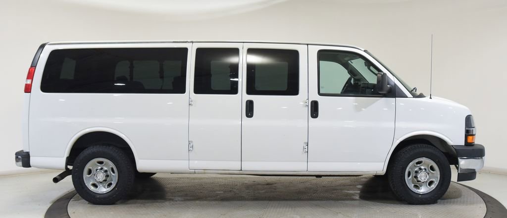 Used 2017 Chevrolet Express 3500 LT w/ LT Preferred Equipment Group image 12