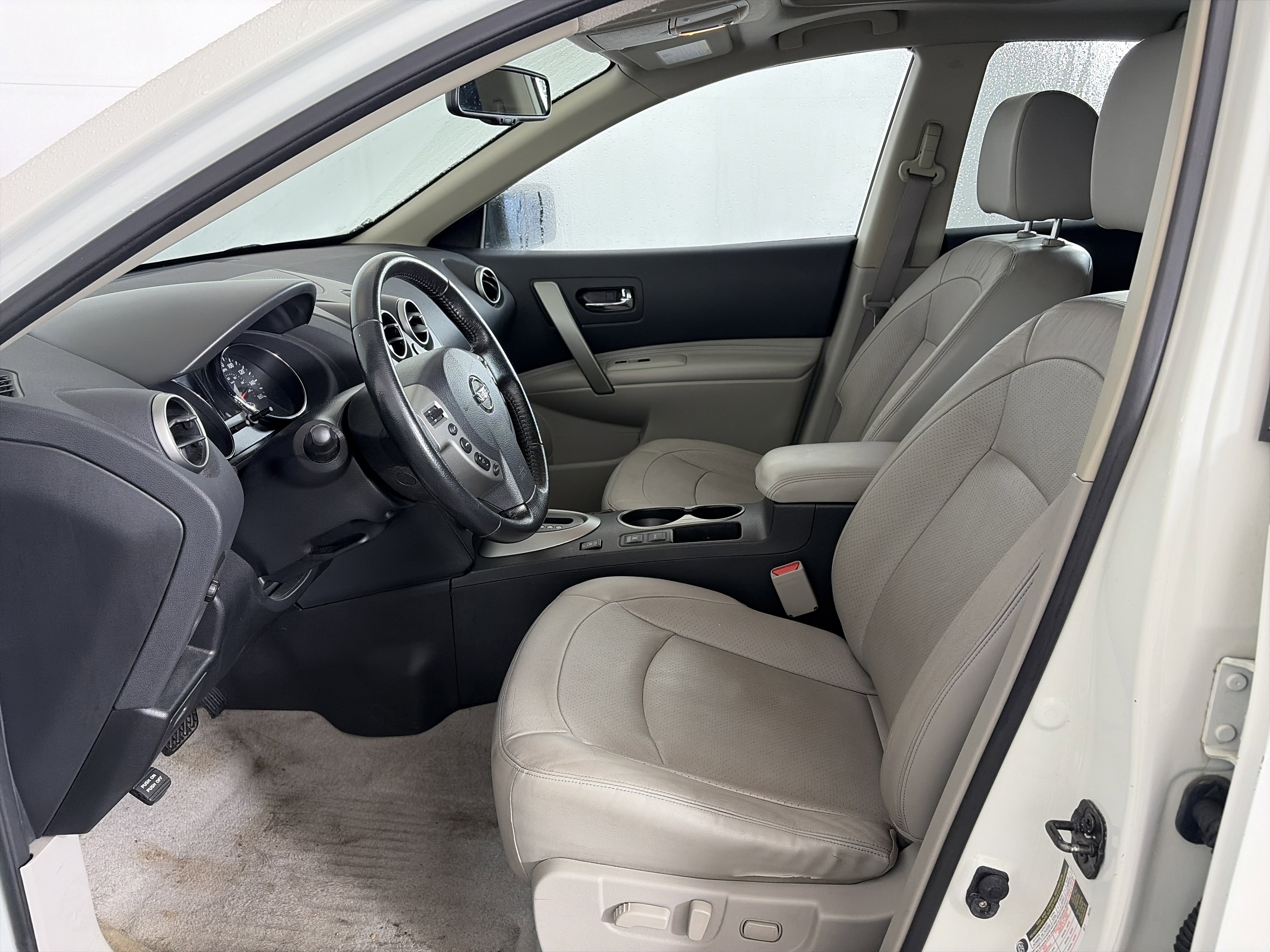 Used 2013 Nissan Rogue SL image 6