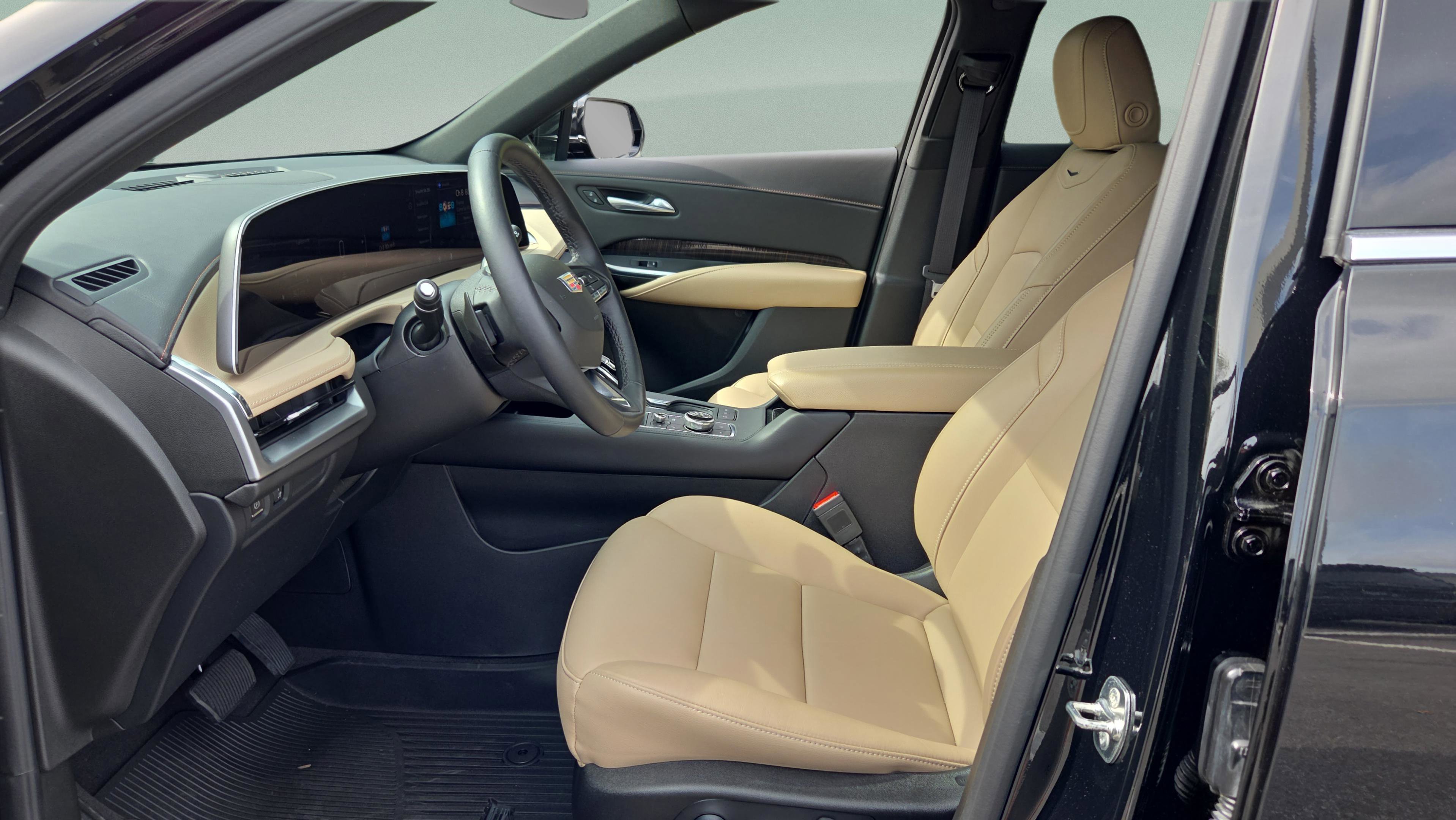 Used 2024 Cadillac XT4 Premium Luxury w/ Cold Weather Package image 34