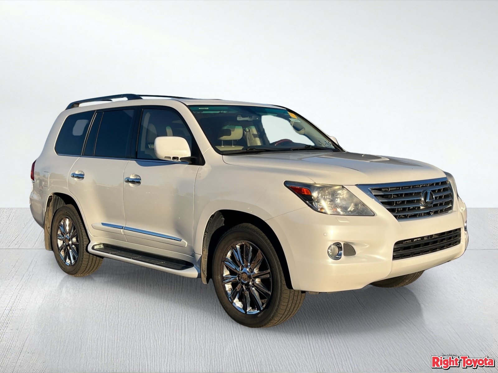Used 2010 Lexus LX 570 4WD w/ Preferred Accessory Package image 5
