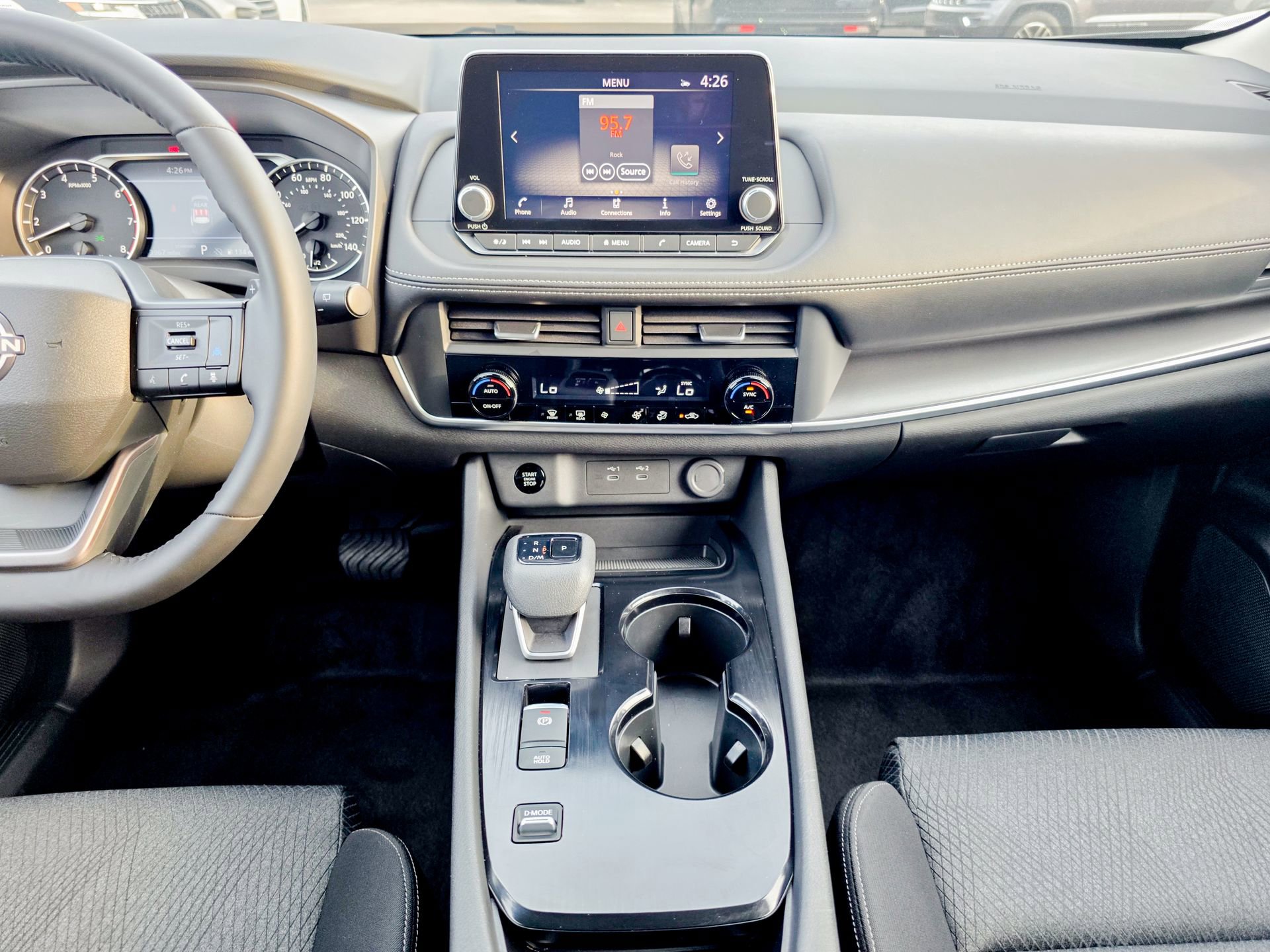 Used 2025 Nissan Rogue SV image 19
