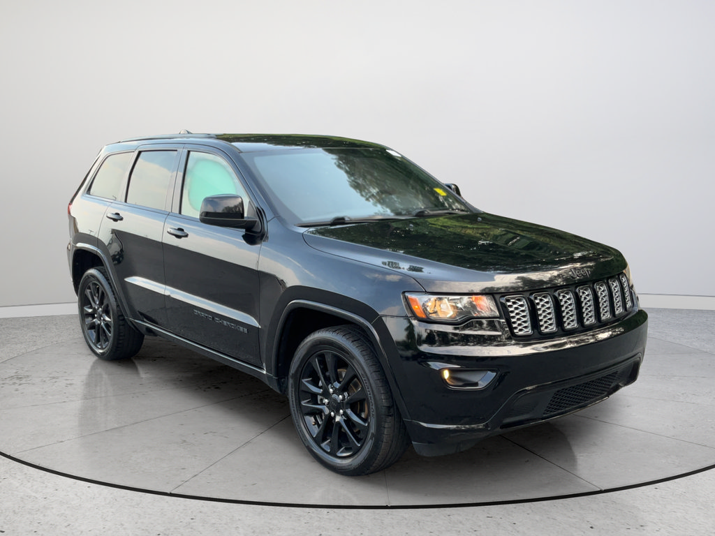 Used 2018 Jeep Grand Cherokee Altitude AWD/4WD image 4