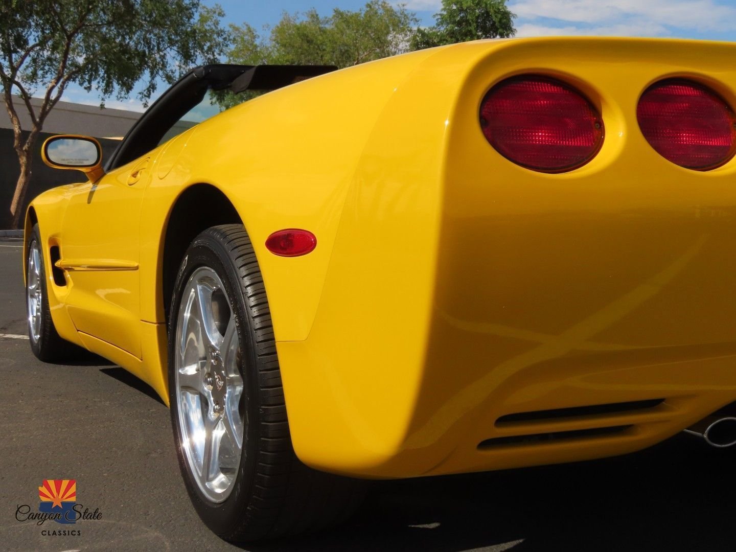 Used 2002 Chevrolet Corvette Convertible w/ Preferred Equipment Group2 image 25