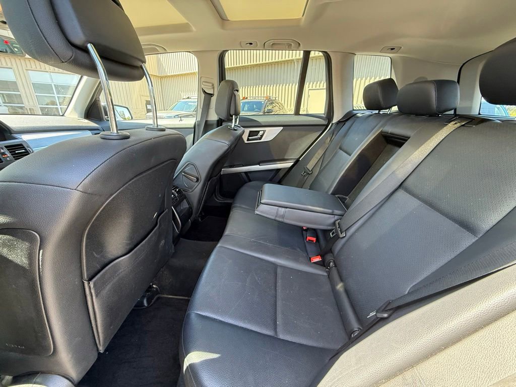 Used 2011 Mercedes-Benz GLK 350 4MATIC image 5