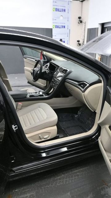 Used 2019 Ford Fusion SE image 22