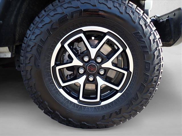 Used 2024 Jeep Gladiator Rubicon w/ Technology Group AWD/4WD image 7