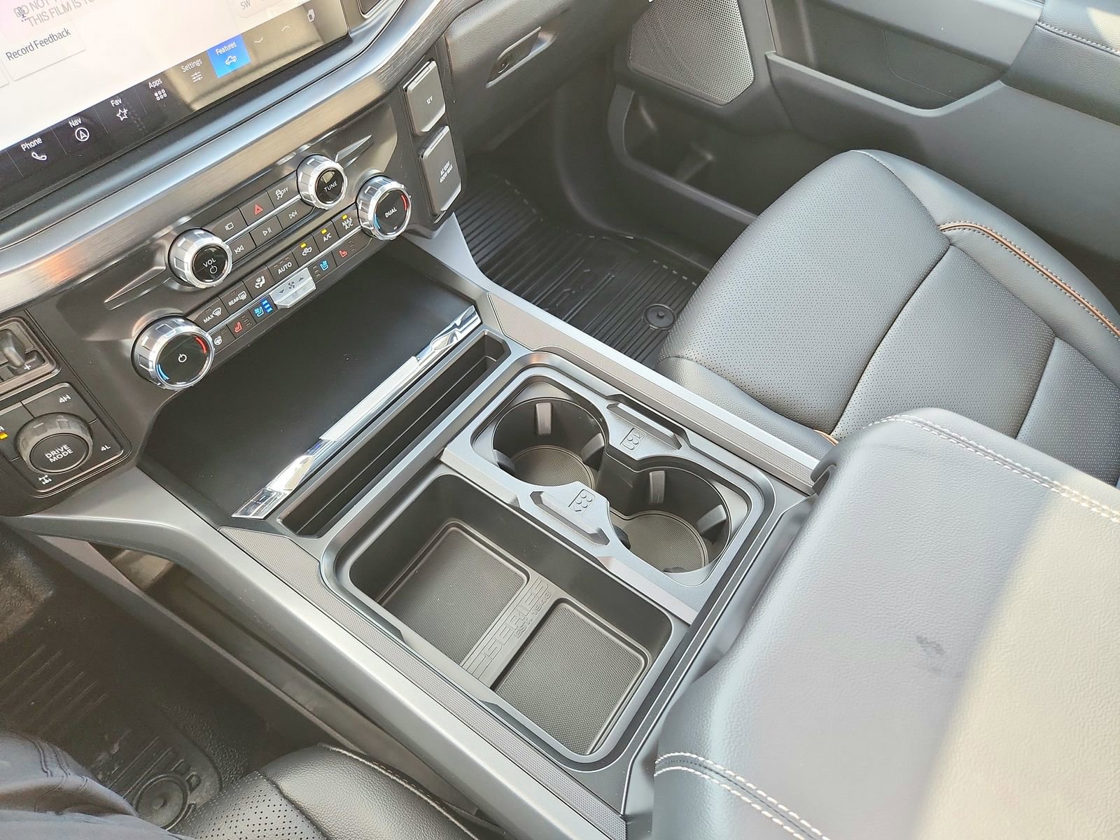 New 2026 Ford F250 Lariat w/ Lariat Premium Package image 17