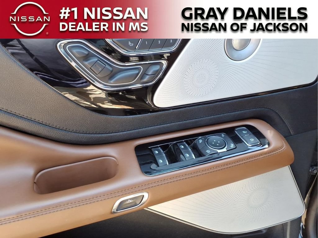 Used 2021 Lincoln Aviator Reserve w/ Equipment Group 201A RWD image 12