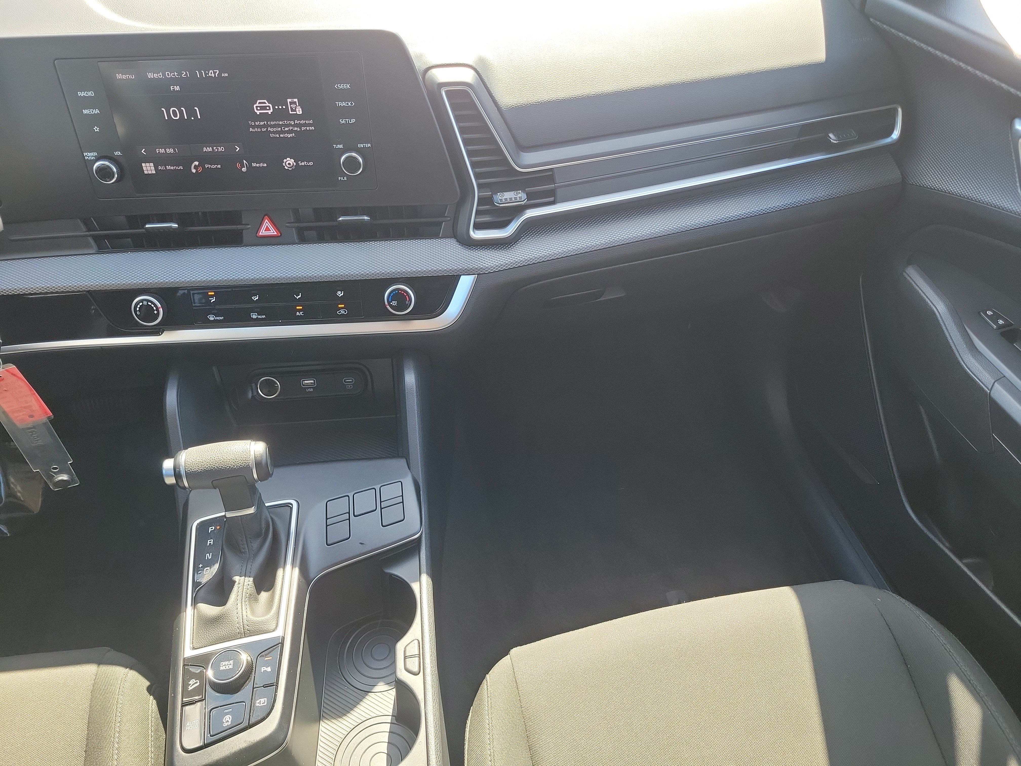 Used 2025 Kia Sportage LX FWD image 18
