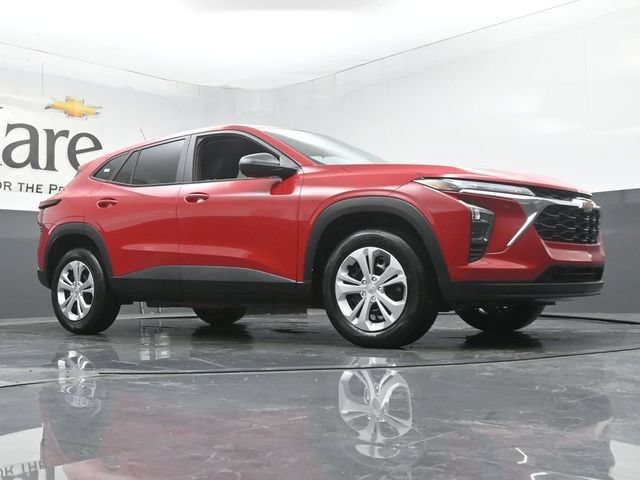 New 2026 Chevrolet Trax LS FWD image 2