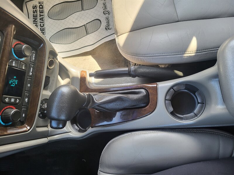 Used 2004 Buick Rainier CXL w/ Convenience Package AWD/4WD image 20