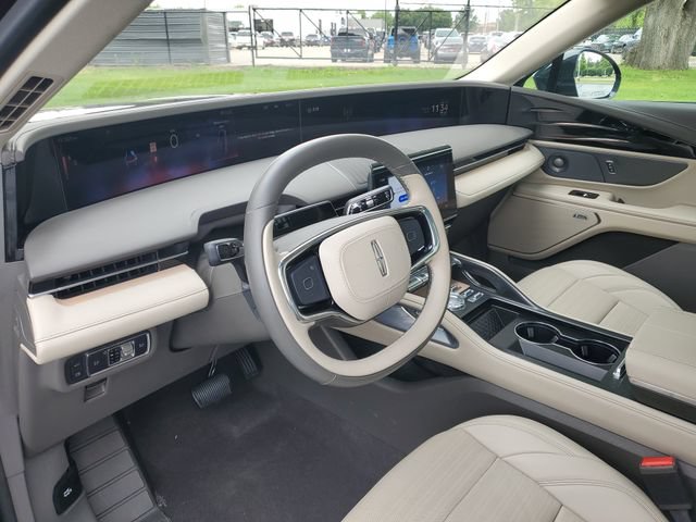 Certified 2024 Lincoln Nautilus Reserve w/ Equipment Group 202A AWD/4WD image 8