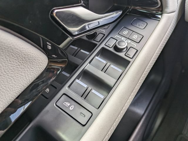 Used 2022 Land Rover Range Rover Evoque R-Dynamic S AWD/4WD image 23