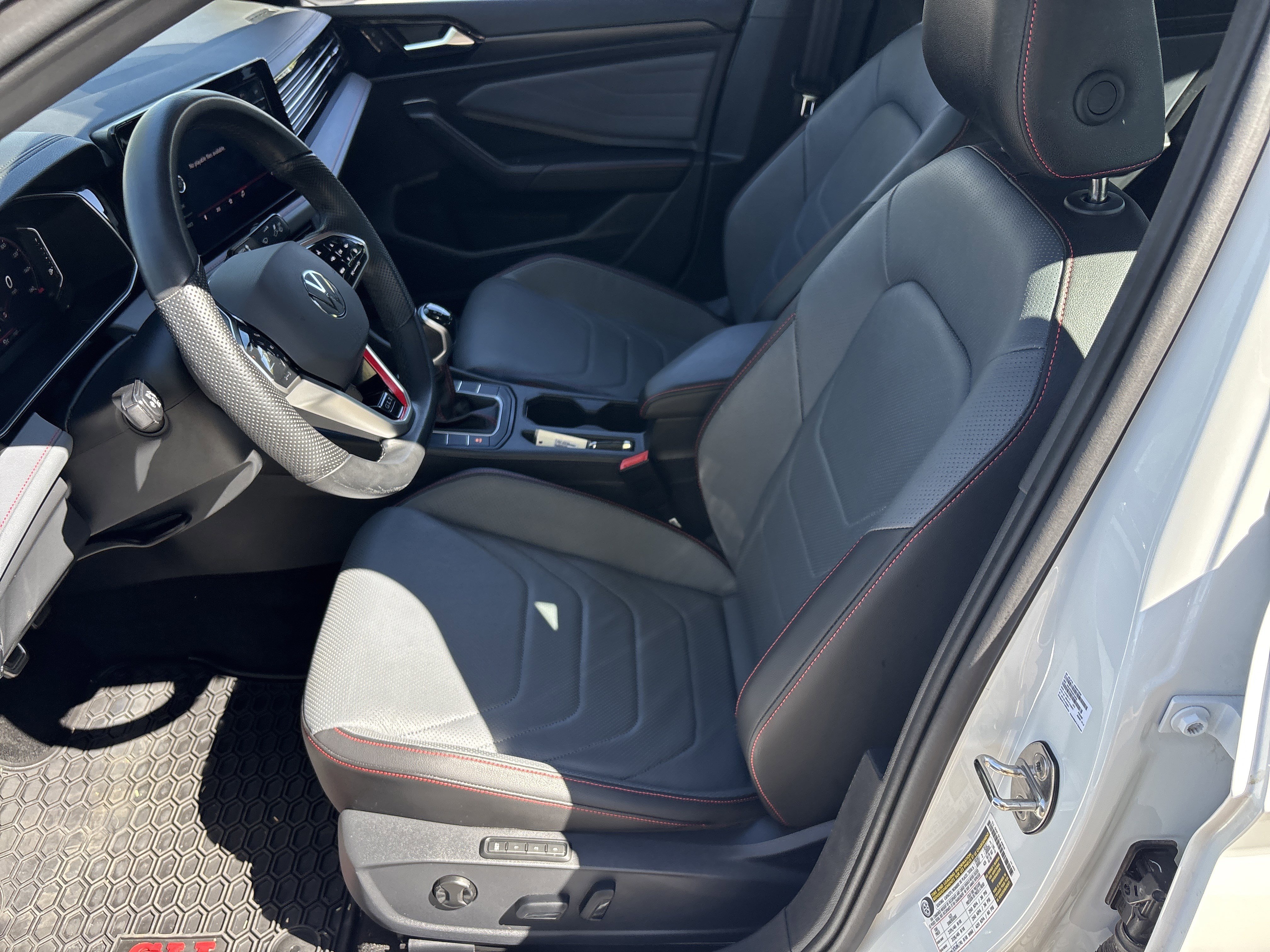 Used 2025 Volkswagen Jetta GLI Autobahn image 18