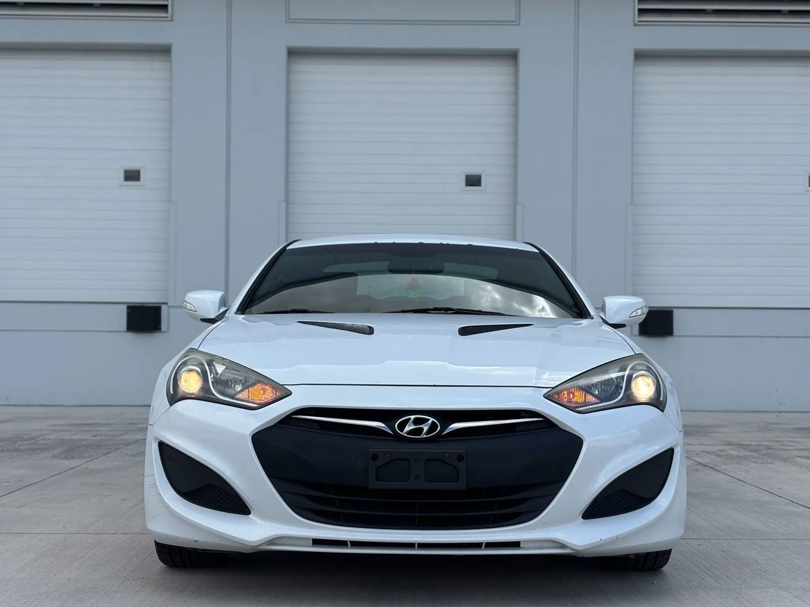 Used 2015 Hyundai Genesis 3.8 RWD image 3