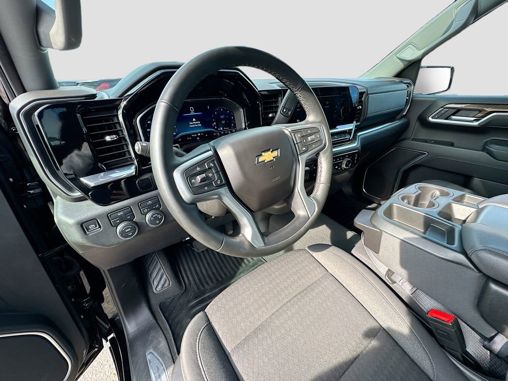Used 2025 Chevrolet Silverado 1500 LT image 9