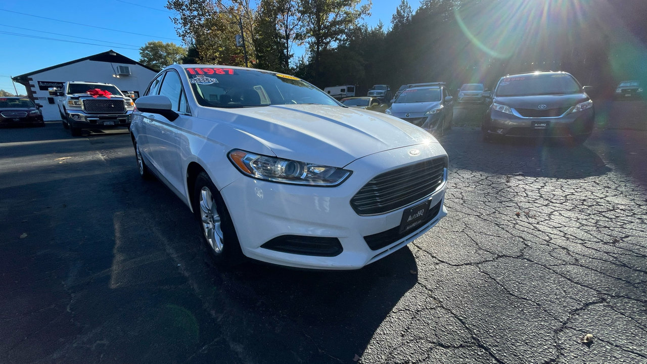 Used 2015 Ford Fusion S image 13