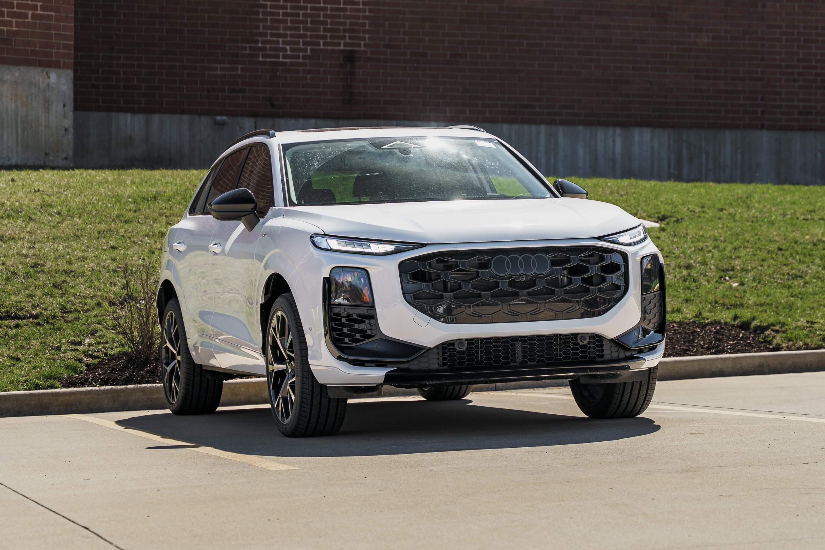New 2026 Audi Q3 quattro 2.0T image 1