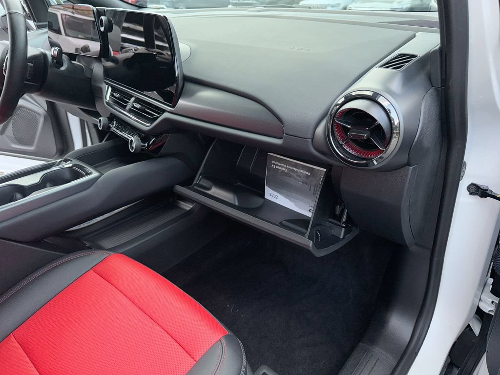 Used 2025 Chevrolet Equinox EV RS w/ LPO, Active Package AWD/4WD image 36