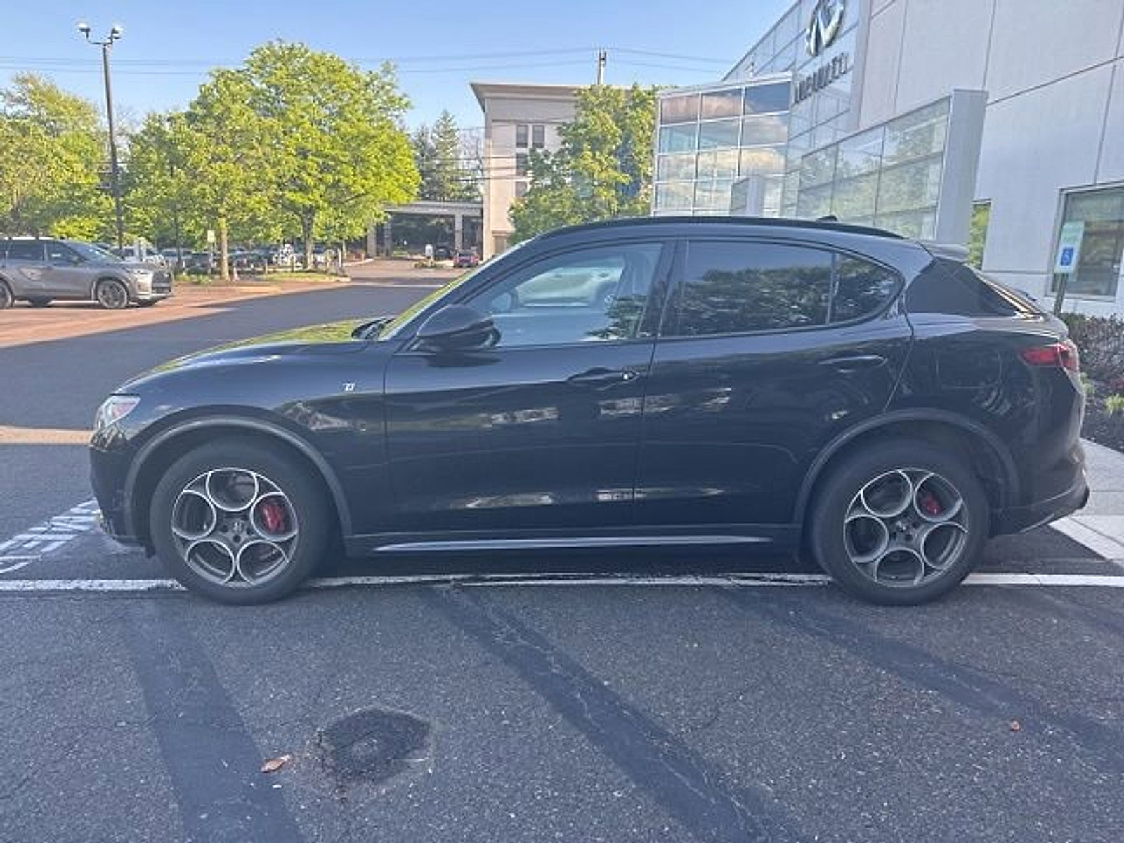 Used 2023 Alfa Romeo Stelvio Ti w/ Active Assist Plus Package AWD/4WD image 3