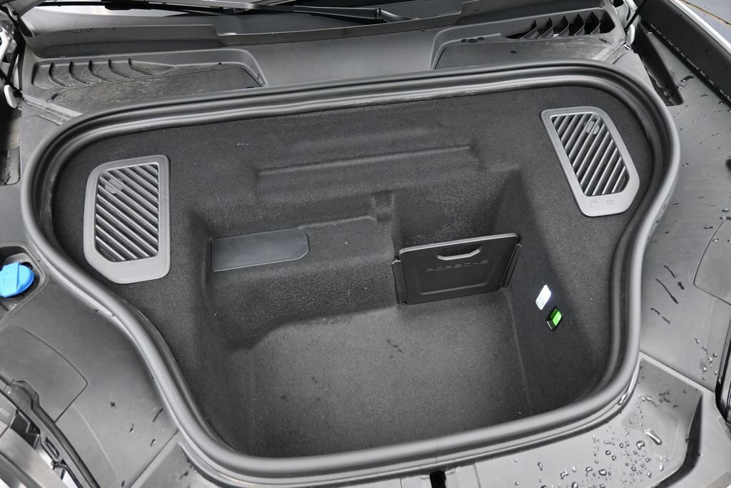 Certified 2025 Porsche Macan 4S Electric AWD/4WD image 34