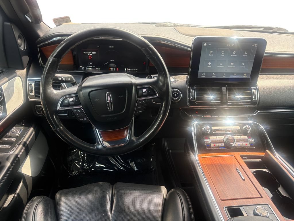 Used 2018 Lincoln Navigator L Reserve w/ Technology Package AWD/4WD image 14