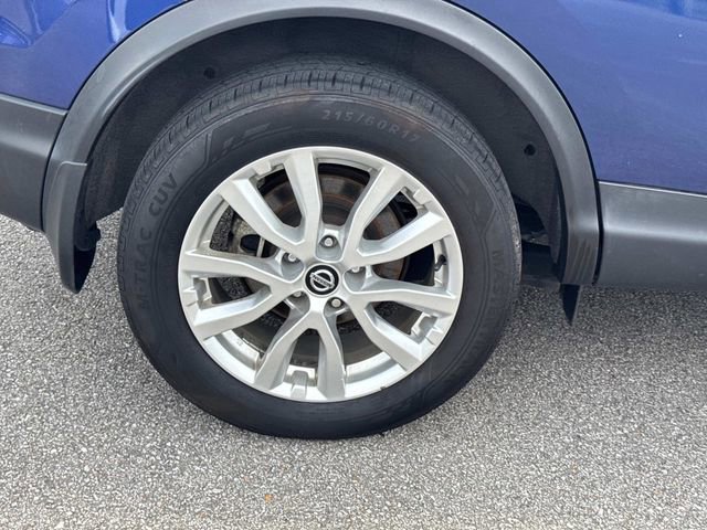 Used 2022 Nissan Rogue Sport SV FWD image 11