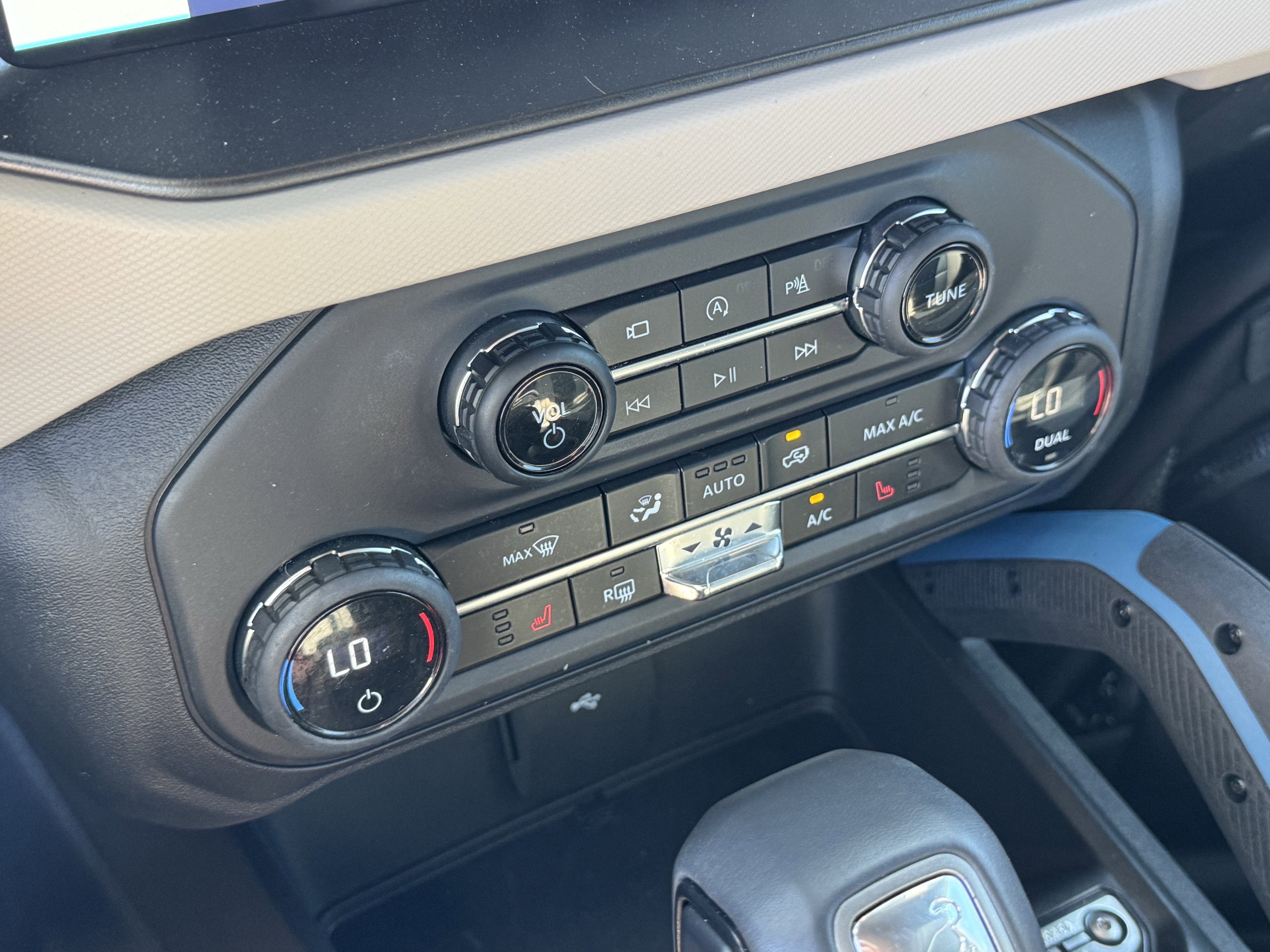 Used 2023 Ford Bronco Wildtrak image 21