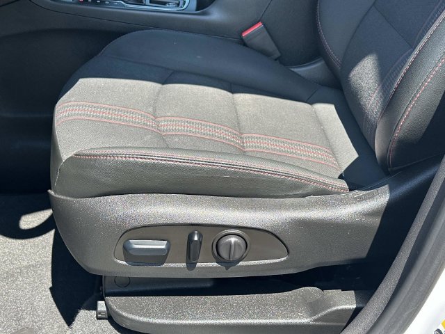 Used 2023 Chevrolet Equinox RS FWD image 19