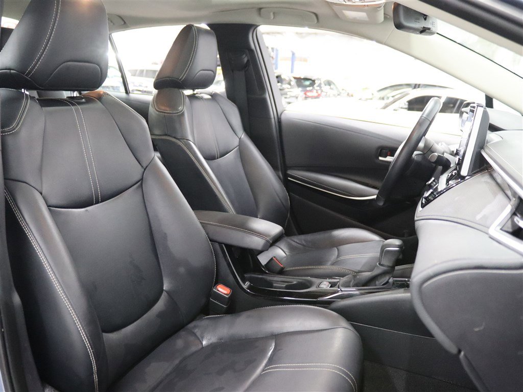Used 2020 Toyota Corolla XLE FWD image 13