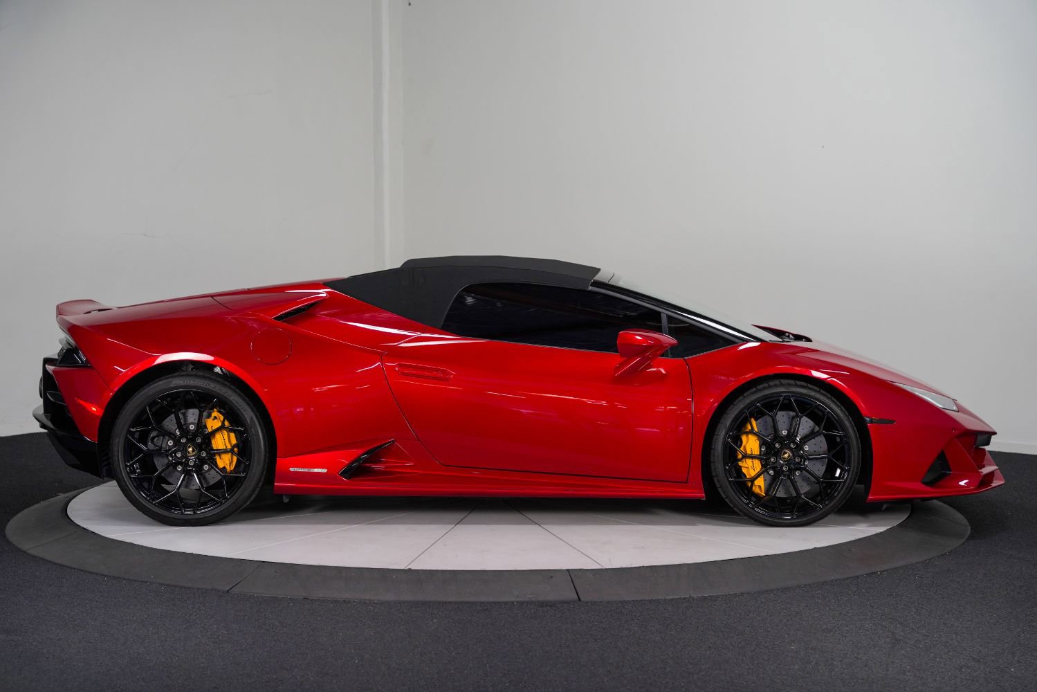 Used 2021 Lamborghini Huracan EVO AWD/4WD image 9