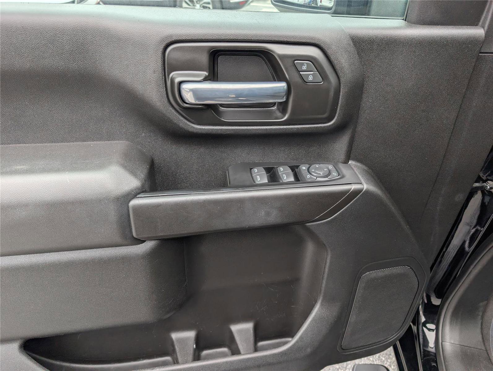 Used 2022 Chevrolet Silverado 2500 Custom w/ Custom Value Package image 19