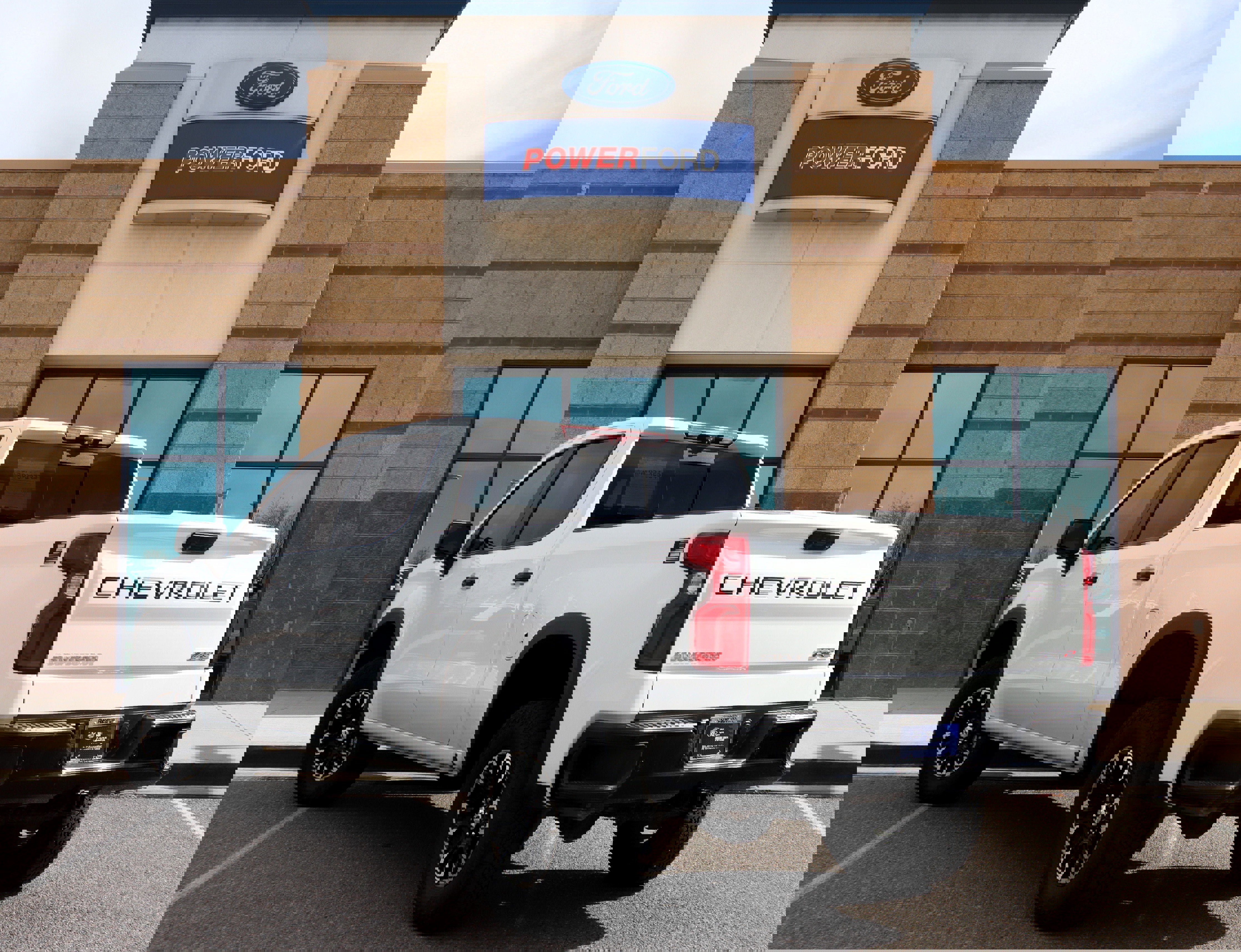 Used 2023 Chevrolet Silverado 1500 ZR2 w/ Technology Package image 8