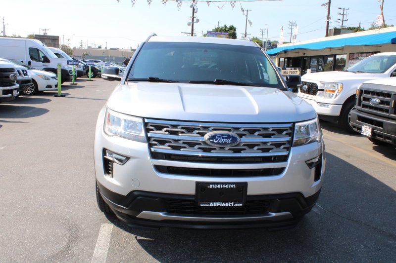 Used 2018 Ford Explorer XLT w/ Equipment Group 201A AWD/4WD image 2