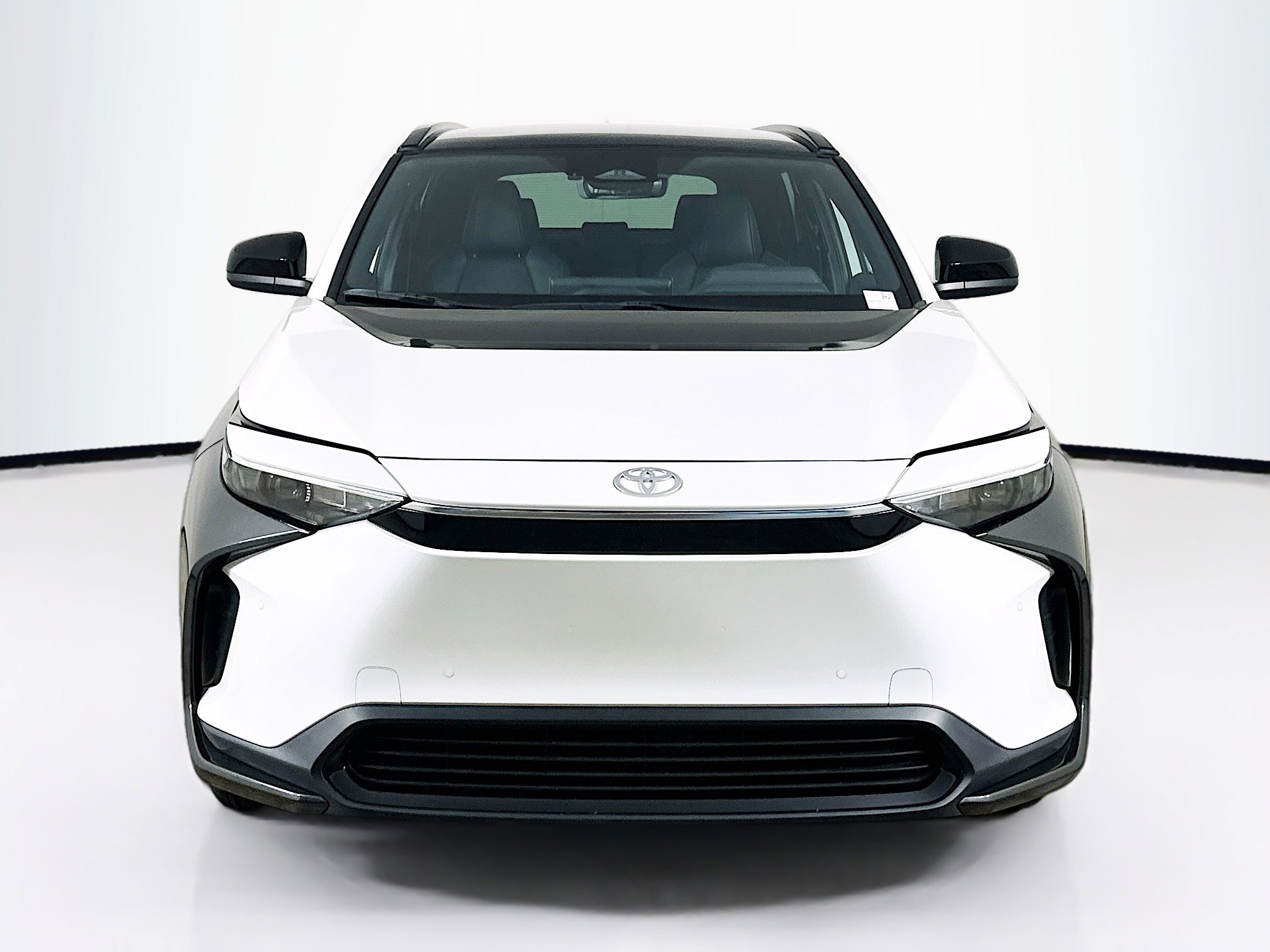 Used 2024 Toyota bZ4X FWD image 2
