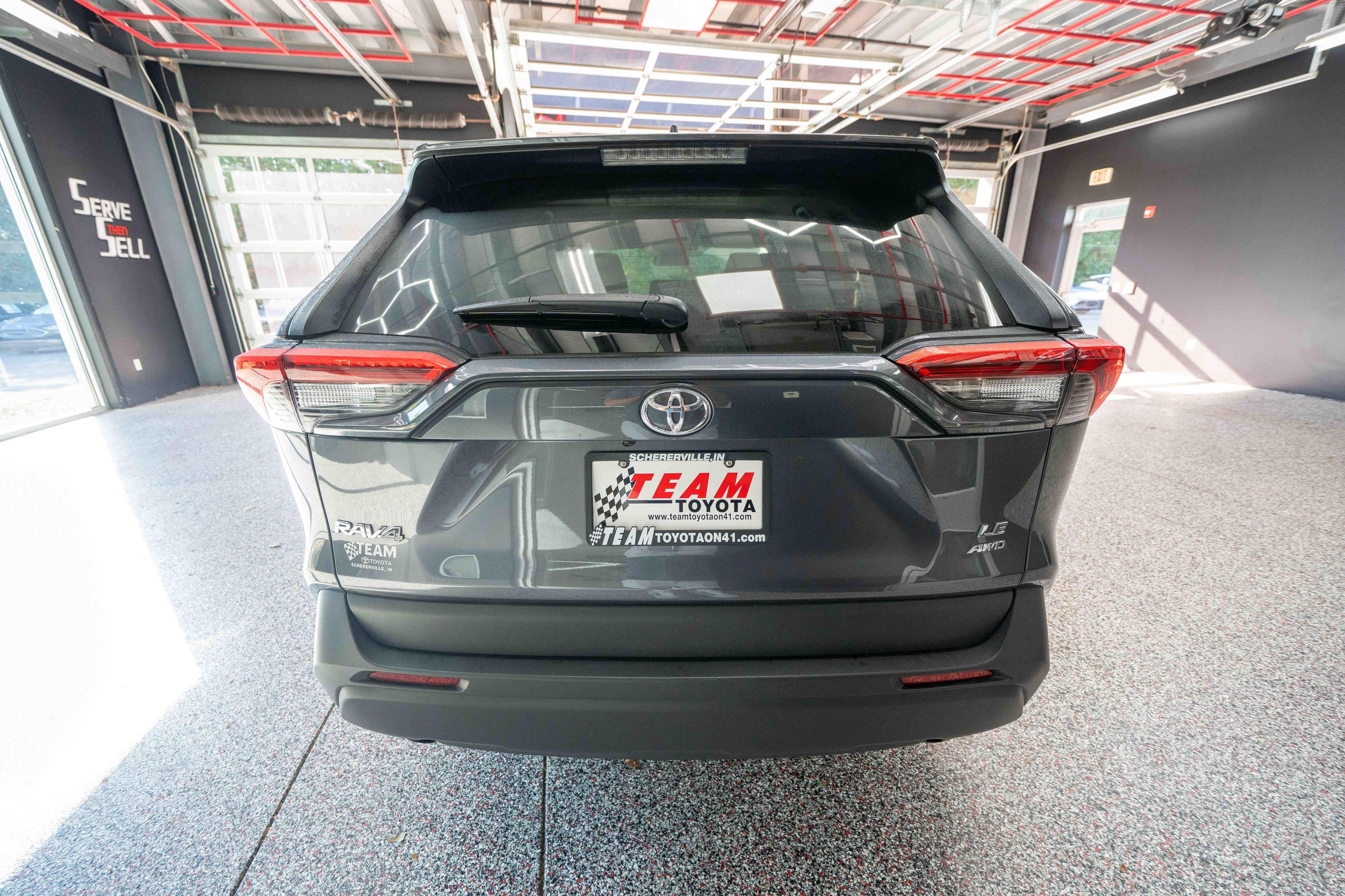 Used 2022 Toyota RAV4 LE AWD/4WD image 3