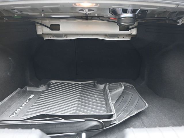 Used 2024 Hyundai Elantra Limited image 26