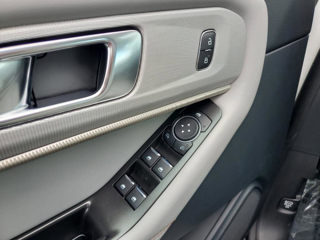 New 2025 Ford Explorer Active w/ Active Comfort Package image 14